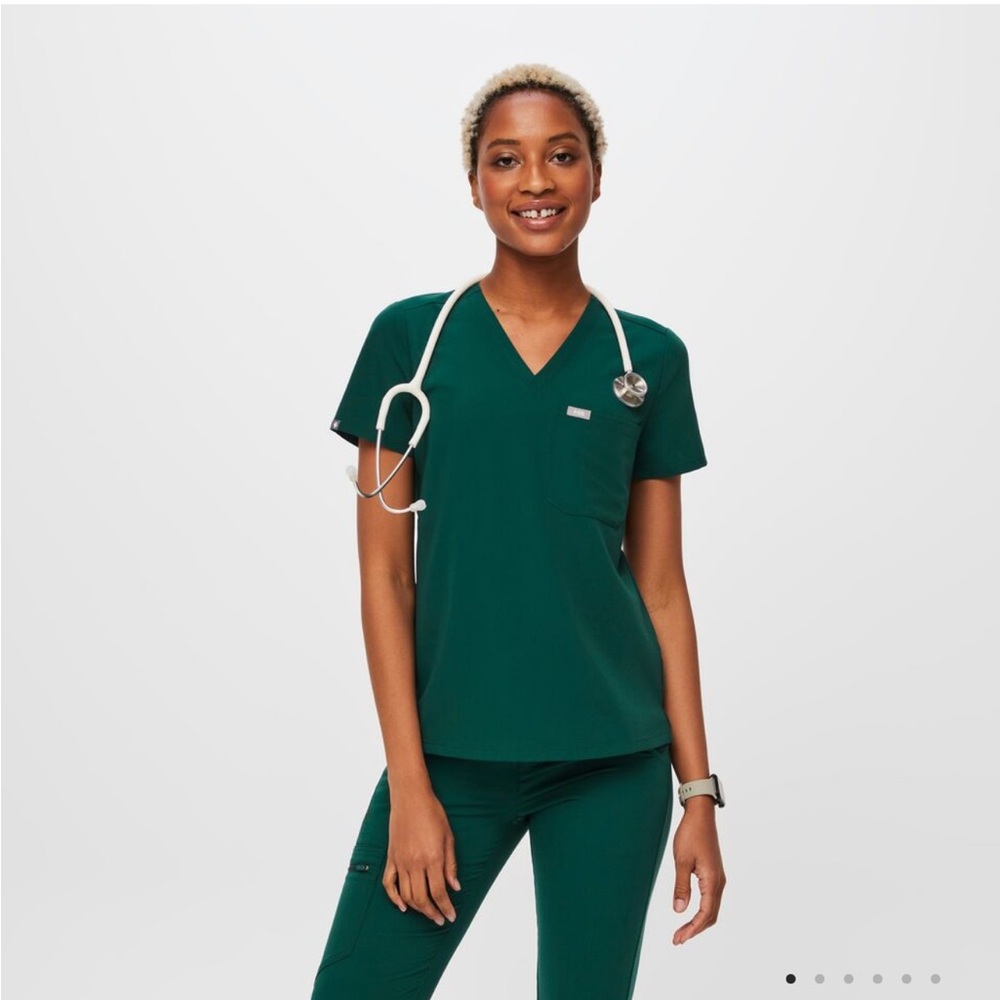 Figs hunter green Catarina scrub top